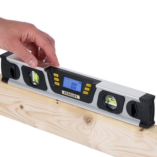 NIVELA STANLEY® FATMAX® CU DISPLAY DIGITAL 40CM