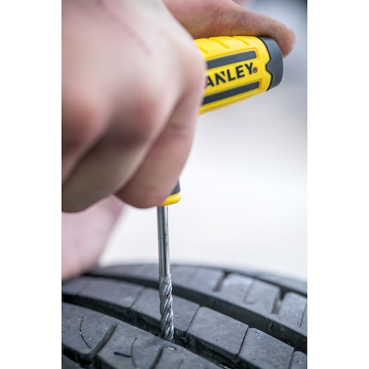 Trusă de reparare a penei anvelopelor STANLEY®
