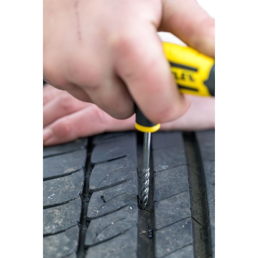 Trusă de reparare a penei anvelopelor STANLEY®