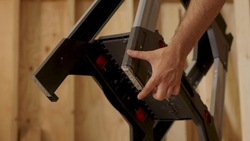 Video Capră de tăiat lemne din metal, pliabilă, reglabilă pe înălțime STANLEY® FATMAX® (pereche), capacitate max. 1.135 kg