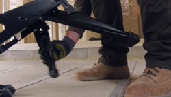 Video Banc de lucru și menghină 2 în 1 STANLEY®